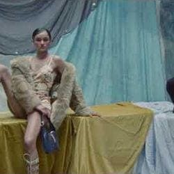 LOU DOILLON - GUCCI — Crash.fr