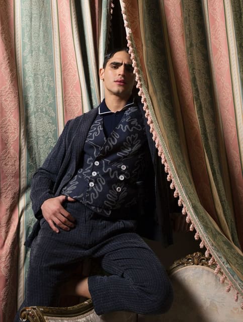 Takes Off: Johna Burjack — L'Officiel Hommes Italia