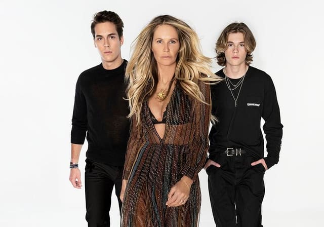 Elle Macpherson, Flynn y Cy: Love trotte... — Elle Spain