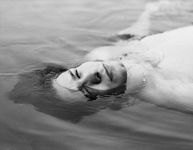 Toby Wallace — Behind the Blinds
