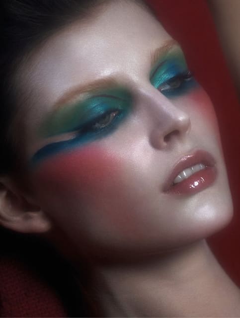 BEAUTY December 2021 — Vogue Greece
