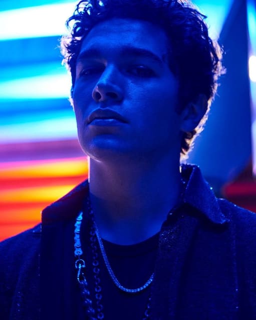 Austin Mahone Looks Good Holding a Guita... — Paper Magazine