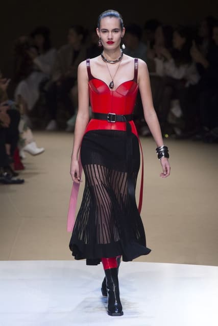 Alexander McQueen F/W 18 Show — Alexander McQueen