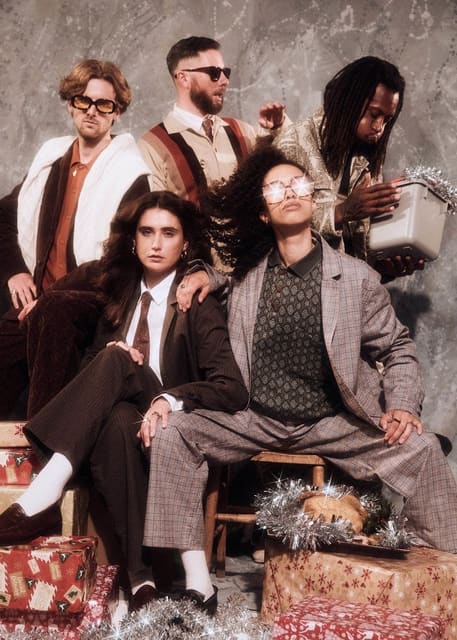 Holiday Lookbook '21 — Urban Outfitters
