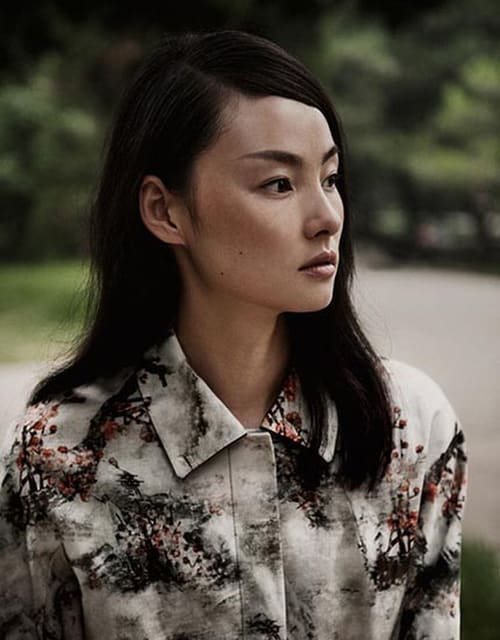 When Modern Fashion Meets Old China — Vogue China