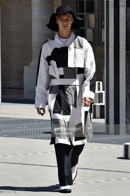 Etudes Studio S/S 16 Men's Show — Études