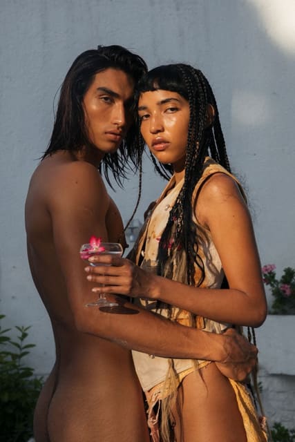Sirenas en Acapulco Gold - Venguer — Elle Mexico