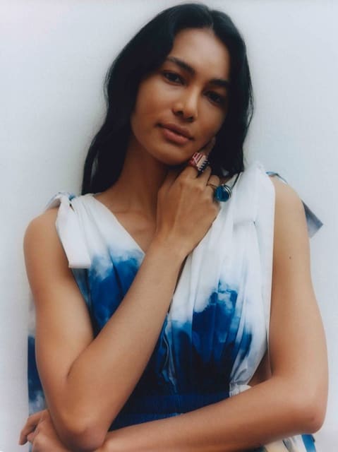 Peaceful Woman — Violet Book