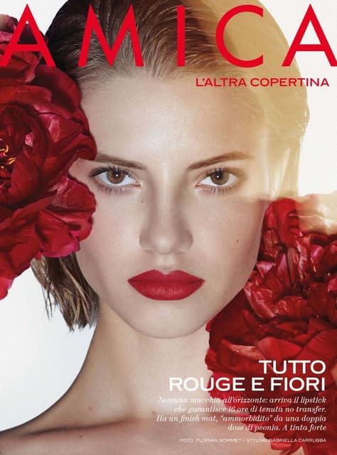 Tutto Rouge e Fiori — Amica
