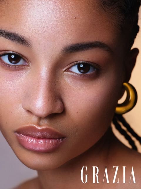 Flowers in Make Up? Why not! — Grazia Bulgaria