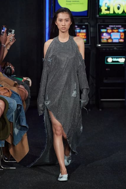 J.W. Anderson S/S 23 Show — J.W. Anderson