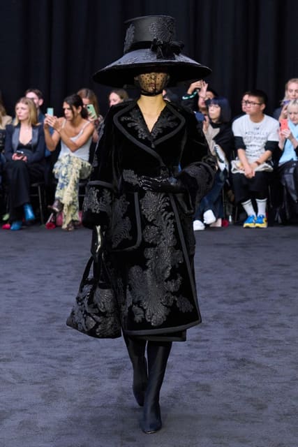 Richard Quinn S/S 23 Show — Richard Quinn