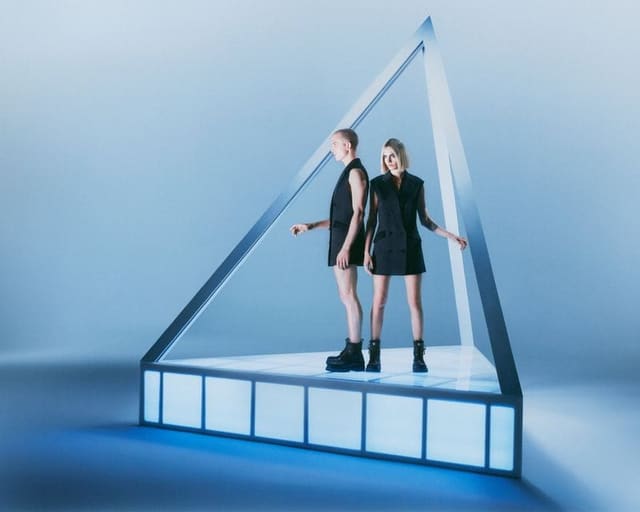 CARA x KARL Campaign FALL 2022 — Karl Lagerfeld