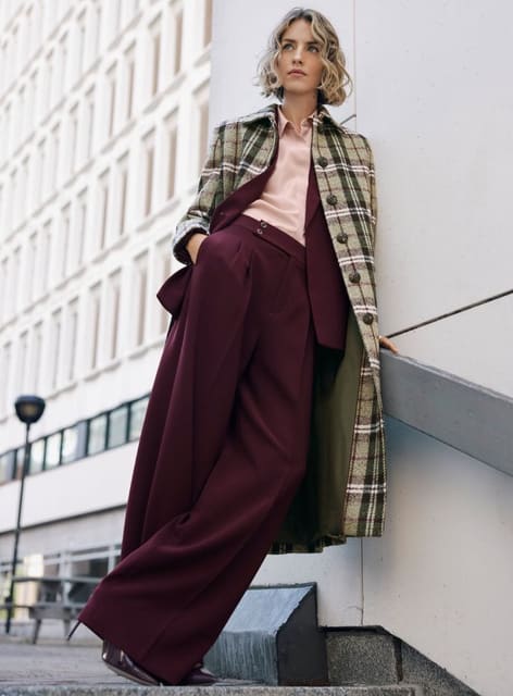 Contempo Campaign Aug 22: Julia Frauche — Simons Canada