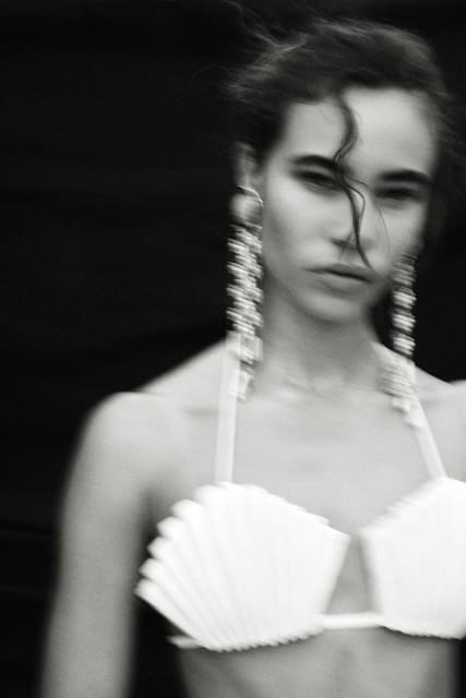Dressing the body — Elle Indonesia