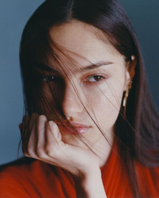 Lost In Red — Elle Mexico