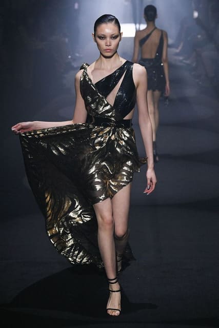 Julien Macdonald F/W 23 Show — Julien Macdonald