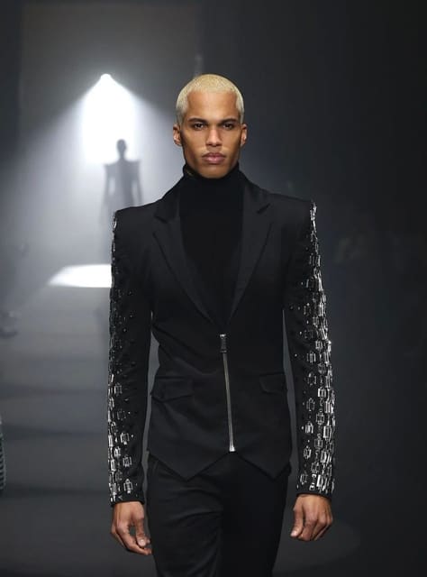 Julien Macdonald F/W 23 Show — Julien Macdonald