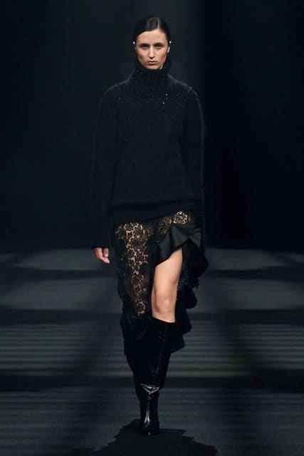 Huishan Zhang F/W 23 Show — Huishan Zhang