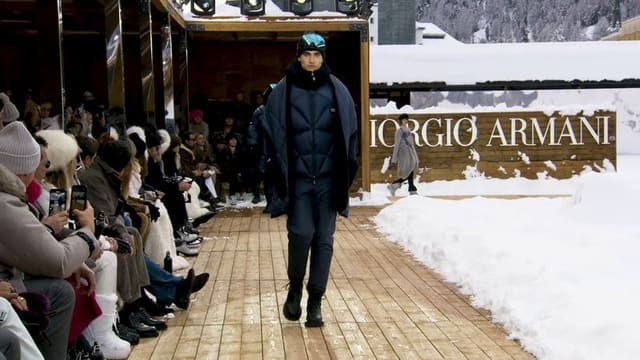 Giorgio Armani Neve FW 22/23 Show — Giorgio Armani