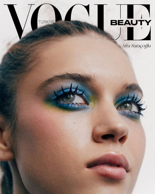 Vogue Turkey Beauty December 2022 Cover — Vogue Türkiye