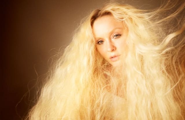 Zara Larsson — Vogue Scandinavia