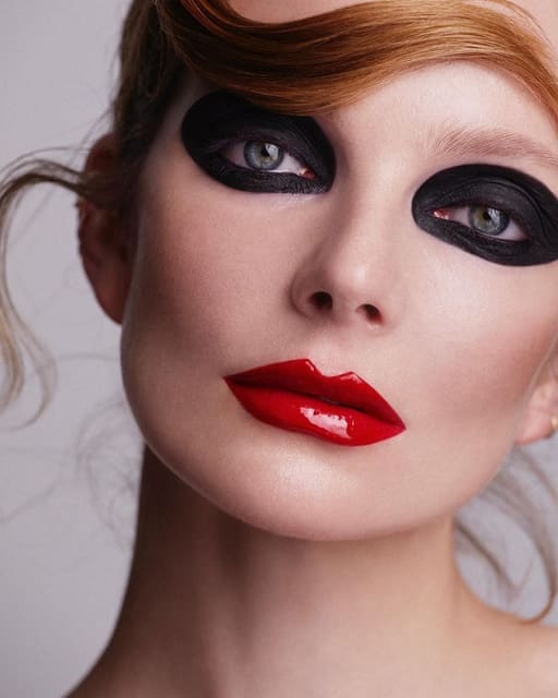 Eniko Mihalik - Issue Beauty