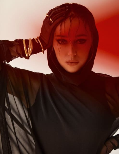 Alycia Debnam-Carey by Benjo Arwas — Schön Magazine