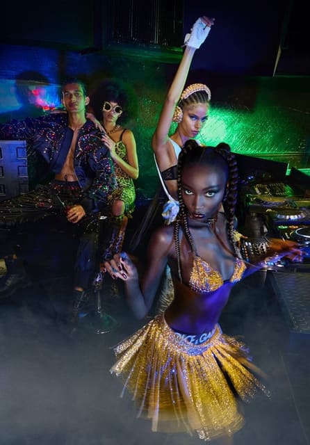 DOCE NOITE — Harper's Bazaar Brazil