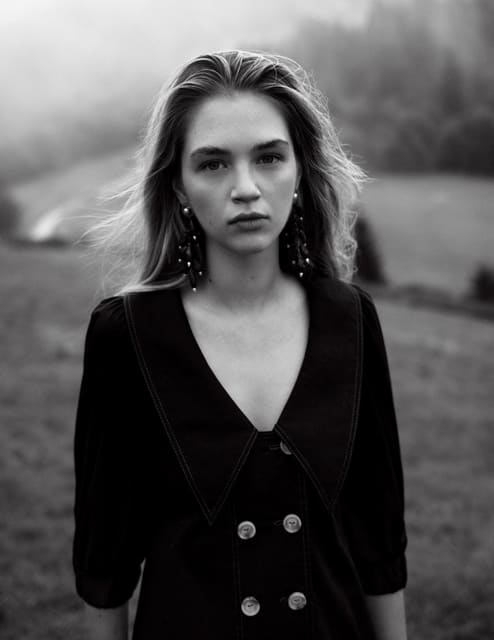 girl off grid — Schön Magazine