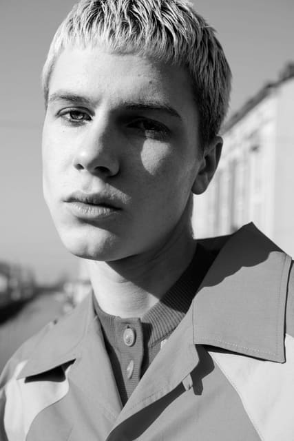 La collezione Versace Jeans Couture SS23... — i-D Magazine