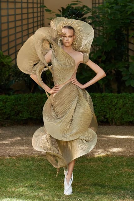 Iris van Herpen Haute Couture Fall 2023 — Iris van Herpen