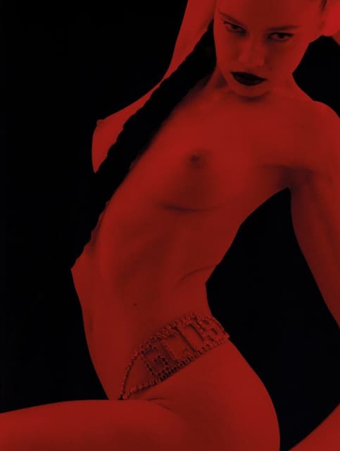 OIL MY LEG IN A TANNING BED — Carnale Room