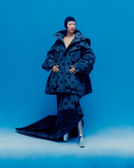 The deepest Blue — VOGUE+