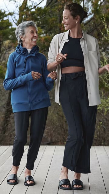 Athleta Fall 2022: Christy Turlington Burns & Family — Athleta