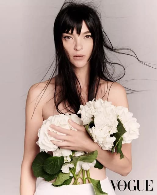 Be Quiet, But Glamorously — Vogue Korea