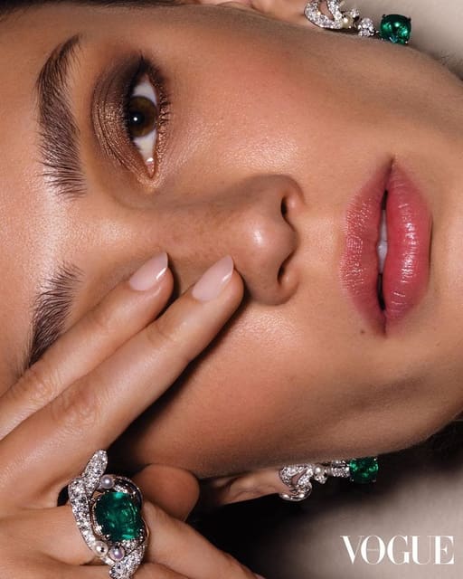 Enticing Allure — Vogue Hong Kong