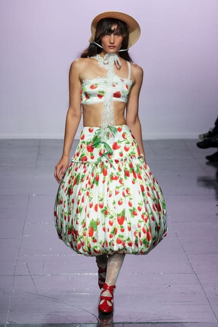Yuhan Wang S/S 24 Show — Yuhan Wang