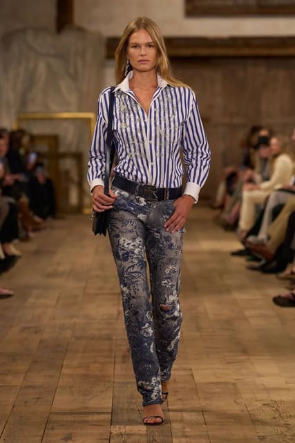 Anna Ewers — 11