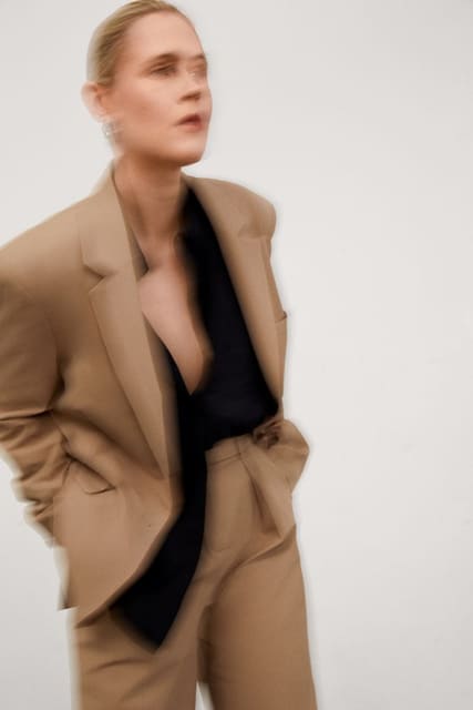 Linda Tol for Simple SS22 — CCC