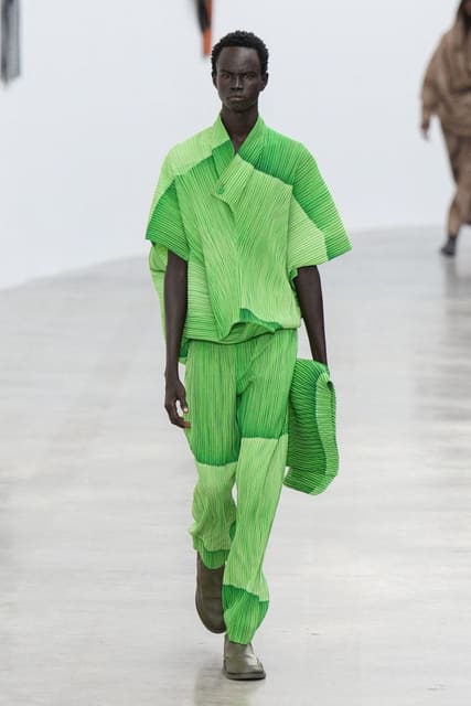 Homme Plisse Issey Miyake F/W 24 Show — Issey Miyake