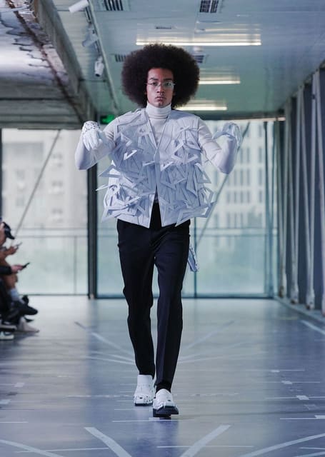 Xander Zhou S/S 24 Show — Xander Zhou