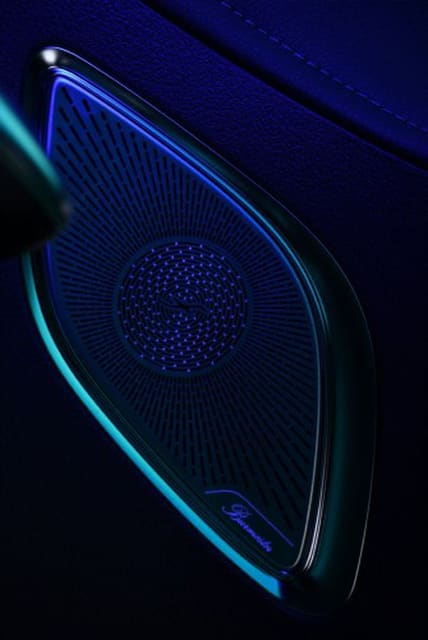 EQE SUV — Mercedes Benz