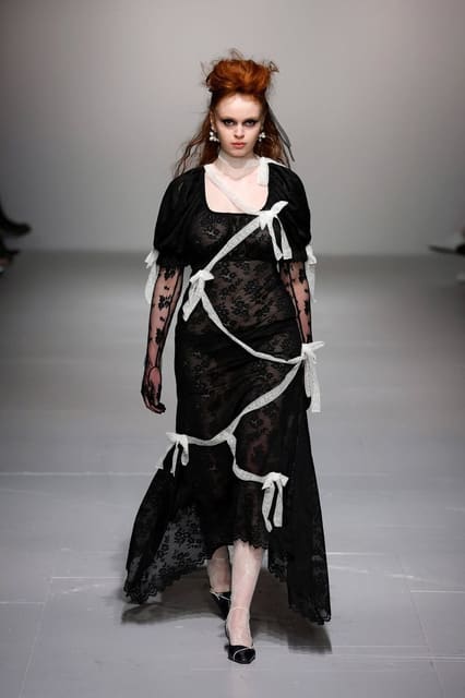 Yuhan Wang F/W 24 Show — Yuhan Wang