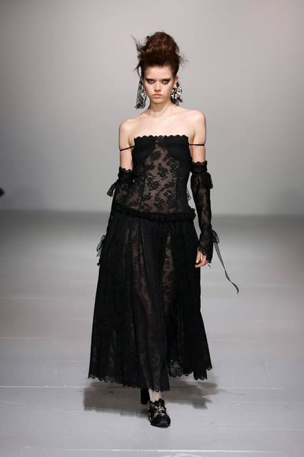 Yuhan Wang F/W 24 Show — Yuhan Wang