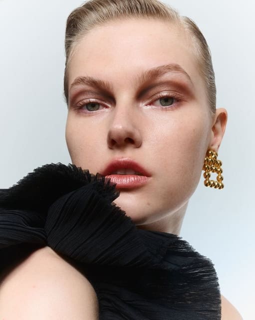Beauty Stories Written By Spring — Elle Slovenia