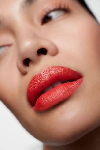 U/1ST Multiactive Advanced Lip Serum Car...