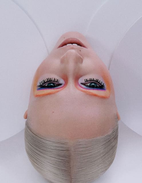 Kreisverleihung — Tush Magazine