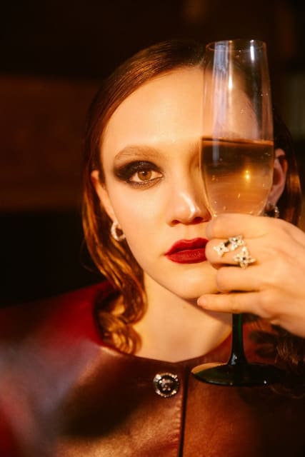 Iris Apatow — Coveteur