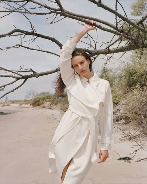 Monochromatic is the star of new fashion... — L'Officiel Brasil